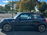une image d'une Mini Cooper, Cooper, Cooper, Cooper, Cooper, Cooper, Cooper, Cooper, Cooper, Cooper, Cooper, Cooper, Cooper, Cooper, Cooper, Cooper, Cooper, Cooper, Cooper, Cooper, Cooper, Cooper