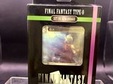 une boîte de figurines Final Fantasy exposée