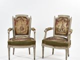 paire de fauteuils peints de style louis xvi