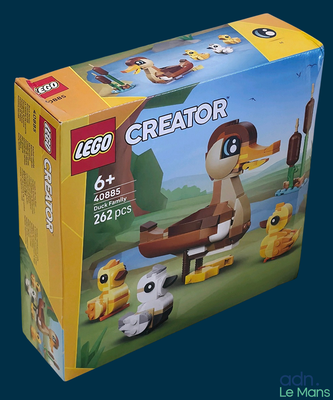 une boîte de Lego sur laquelle figure l'image d'un oiseau