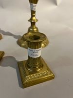 Paire de bougeoirs de coiffeuse en bronze, fut à cannelures … (photo 4)