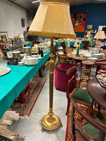 Lampadaire en bois doré 