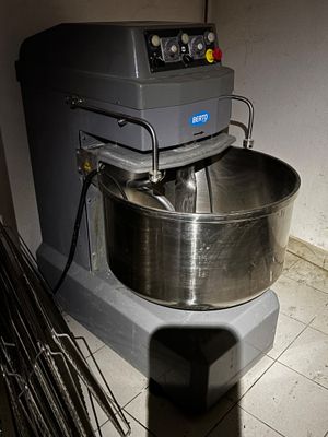 an image of a mixer with a large bowl on top of it