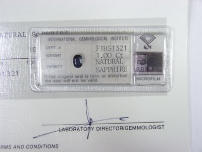 Saphir bleu ovale 1 ct 7.12x5.17x2.
