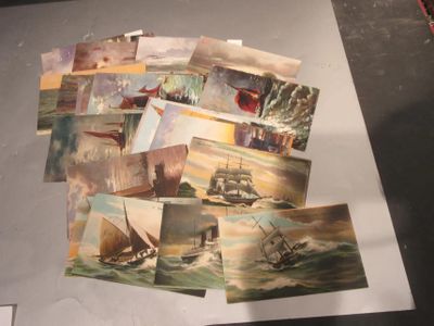 de nombreuses images de bateaux sur l'eau dessinées sur une feuille de papier