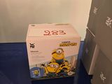 La boîte est vide et prête à être ouverte pour que le minion puisse s'en servir.