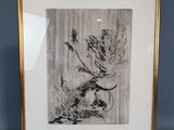 un dessin en noir et blanc représentant une plante, dans un cadre doré