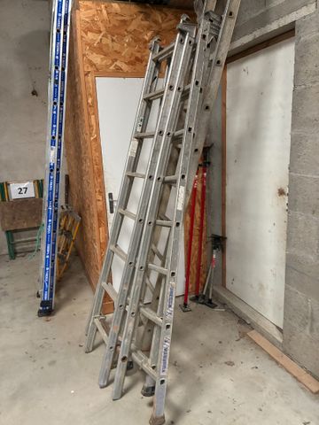Deux échelles double alu et échelle simple