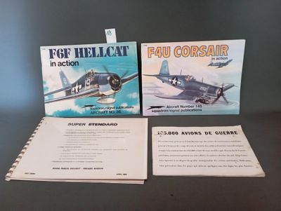 Lot de 4 brochures aviation a. F4U Corsair in action.