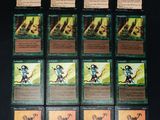 les cartes sont posées sur une surface noire avec un fond noir