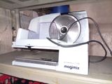 a machine that is sitting on top of a shelf