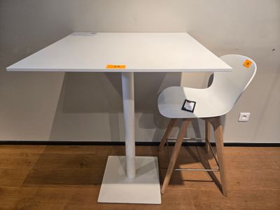 Table "Torino" (plateau et socle structure laquée), Tabouret…