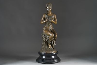 D'après Milo (1893-1970). Jeune femme effeuillant une margue…