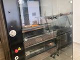 une machine qui contient de la nourriture