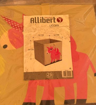 une boîte en carton sur laquelle est représenté un éléphant