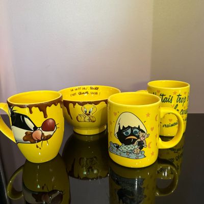 Lot de 4 articles AVENUE DES STARS : Bol et Mugs Calimero, T…