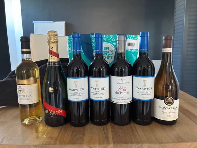Lot de 7 bouteilles, Champagne GHMumm, Monbazillac de 2021, WARWI...