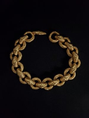 YVES SAINT LAURENT - Photo 1