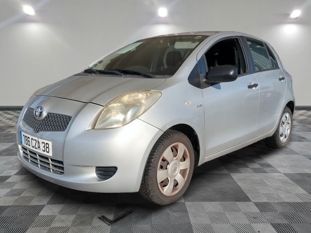 TOYOTA - YARIS 1.4 - 90 D-4D LUNA - GO - Mise en service: 02…