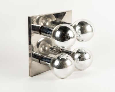 a metal object that looks like a bunch of balls