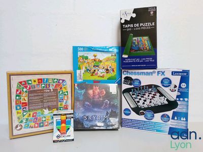 a lot of games and games on the table