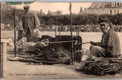 une vieille photo d'un homme en train de faire cuire de la viande sur un barbecue
