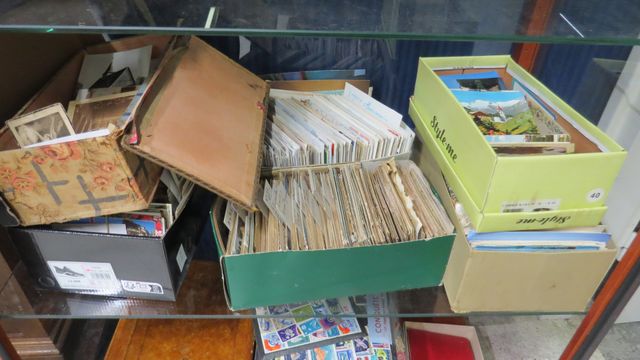 Lot cartes postales : 6 boites, anciennes, modernes et semi-moder...