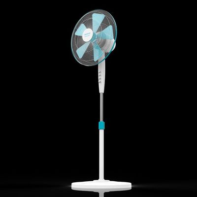 un gros plan d'un ventilateur sur pied, sur fond noir