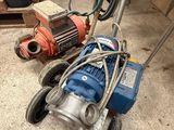 une image d'une machine posée au sol