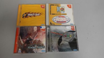 beaucoup de jeux vidéo sur la table ensemble