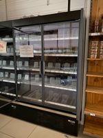 Une grande vitrine réfrigérée COSTAN en métal, à 6 portes, à… (photo 5)