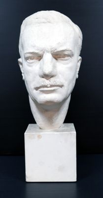 Tête en plâtre d'André MAGINOT, ministre de la Guerre (1877-…