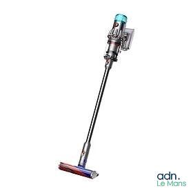 gros plan d'un aspirateur sur fond blanc