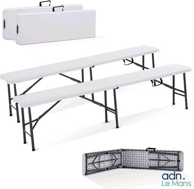 deux bancs et un sac isotherme posés sur la table