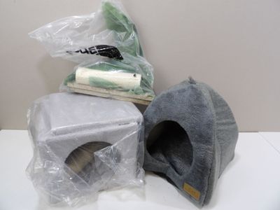 ARBRE A CHAT et petit panier hotte, semblent NEUFS ou jamais…