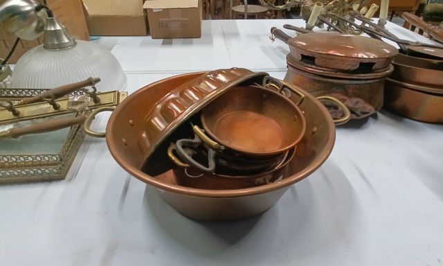 Cuivre - bassine, moule à gâteau et divers