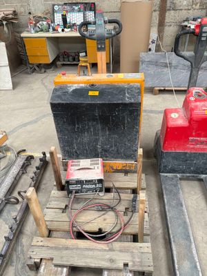 une palette sur laquelle se trouvent tout un tas d'outils
