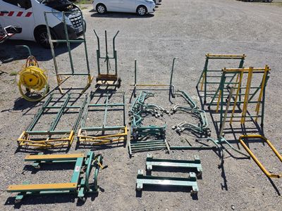 il y a beaucoup de déchets par terre sur le parking
