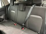 a seat belt in the back of a car