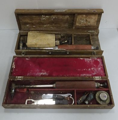 2 instruments vétérinaires Auto-cautère ou Ethero cautère.