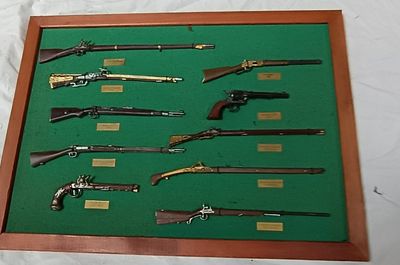 Tableau réplique armes miniatures " Arquebuse japonaise", "e…