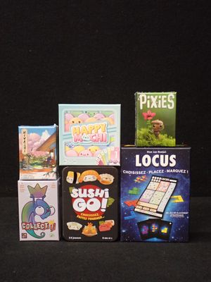 il y avait toute une série de jeux différents exposés sur la table