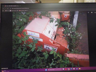 un écran d'ordinateur sur lequel apparaît l'image d'une boîte rouge