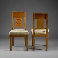 Suite de quatre chaises en bois fruitier à dossier bandeau o… (photo 6)
