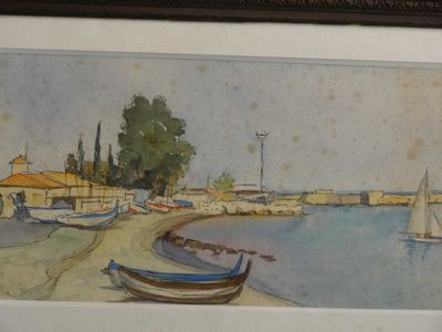 une image d'un tableau représentant un bateau sur l'eau