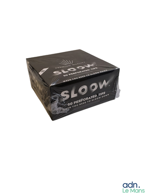 une boîte de feuilles à rouler « slow rolling » sur fond blanc