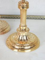 SUITE DE QUATRE FLAMBEAUX de style Louis XVI en bronze cisel… (photo 6)