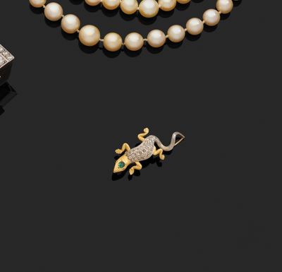 une collection de bijoux en perles et en diamants