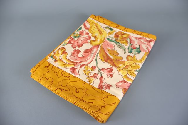 Pierre FREY – Nappe 100 % Cotton. 166 X 128 cm