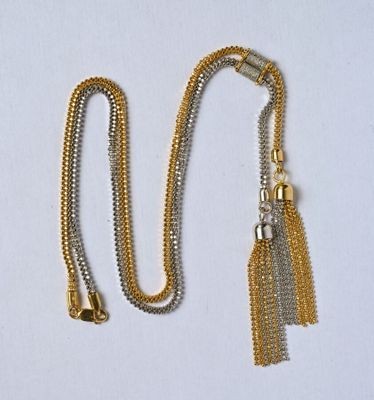 Collier en or 18K (750/oo) de 2 tons à quatre rangs de maill…